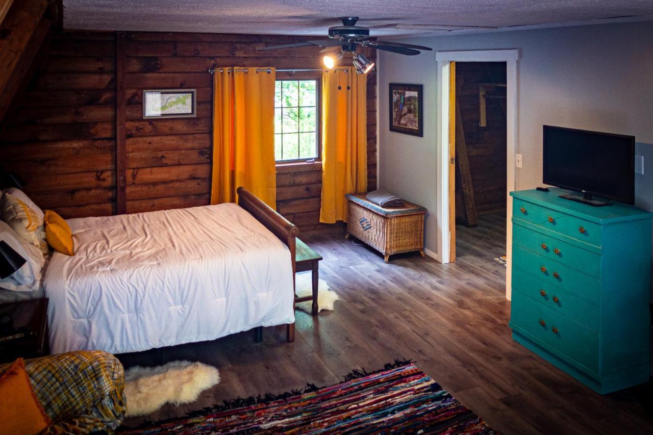 Hikers Haven, A Cozy Cabin Loft Above Bashakill Wildlife Refuge Villa Wurtsboro Exterior photo
